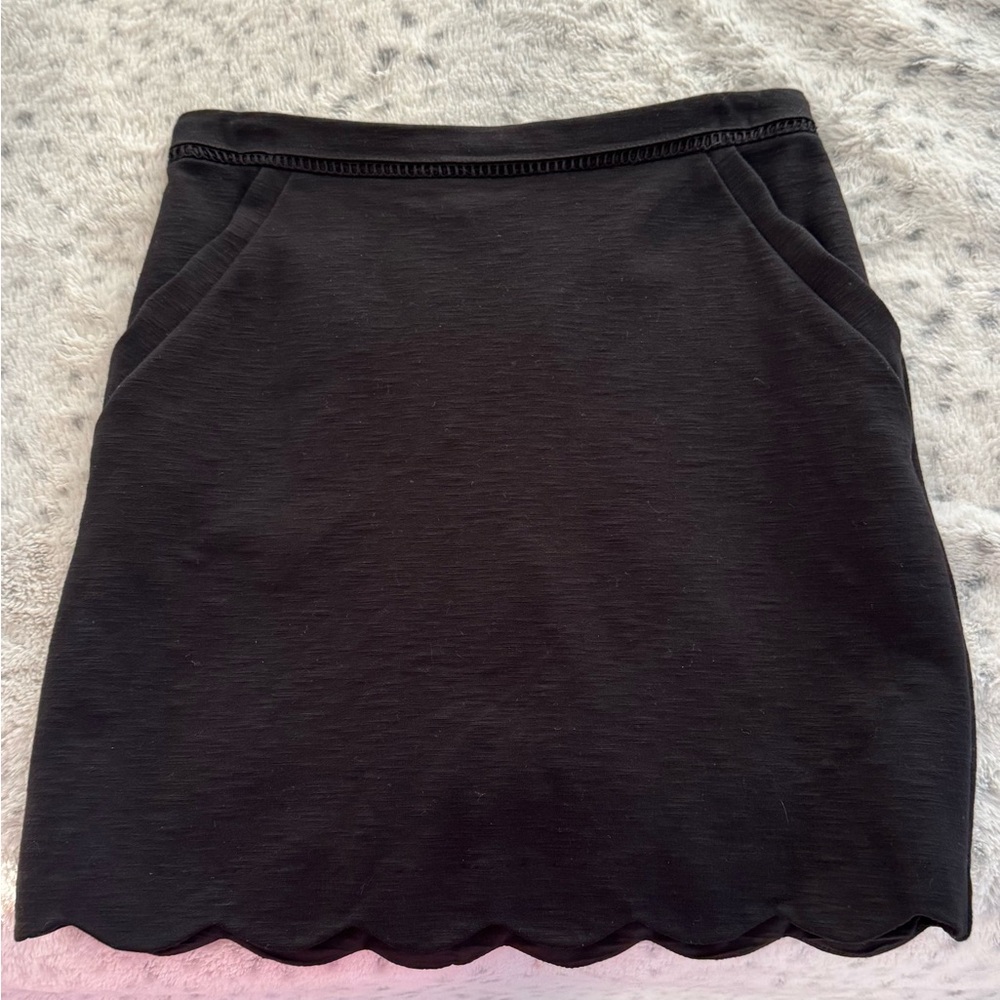 Black Scallop Hem Skirt w/ pockets